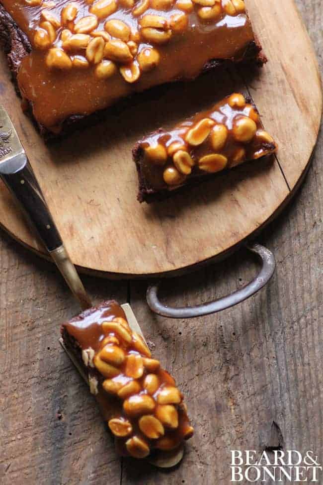 Gluten-Free Peanut Caramel Brownies {Beard and Bonnet} #glutenfree