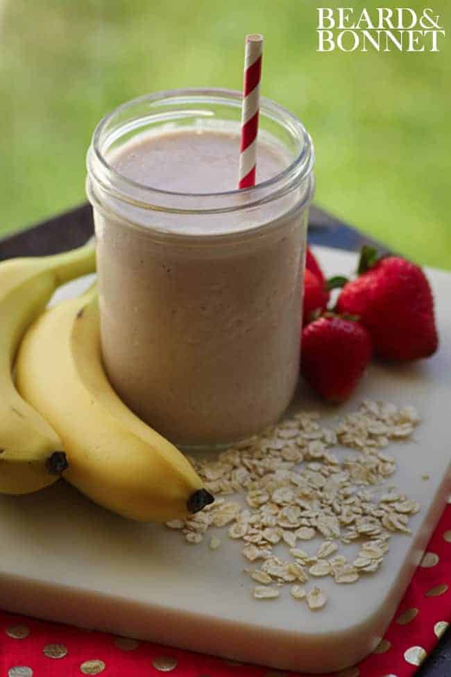 Strawberry, Banana, Oat Smoothie {Beard and Bonnet} #glutenfree #vegan