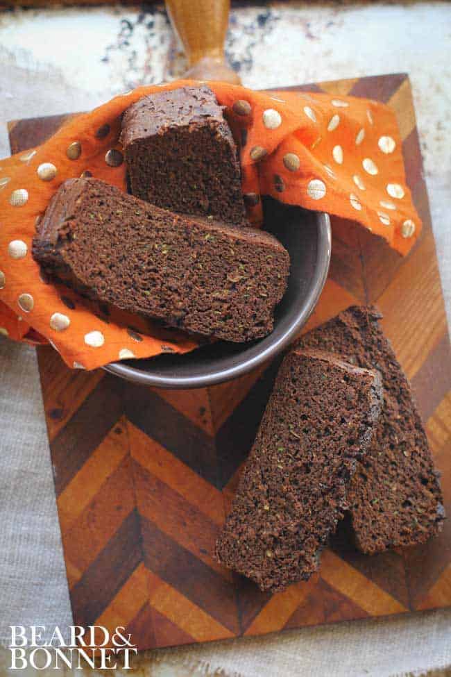 Paleo Chocolate Zucchini Bread #glutenfree #paleo #dairyfree