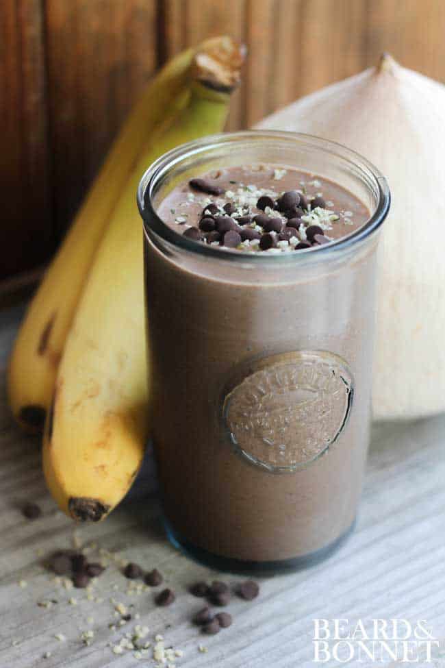 10 Recipes To Make A Teen When One Direction Breaks Up: Vegan Chocolate Protein Smoothie recipe {@beardandbonnet }